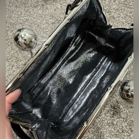 Unique Silver Stars Embossed Leather Handmade Large Balls Kisslock Handbag - Picture 17 of 17